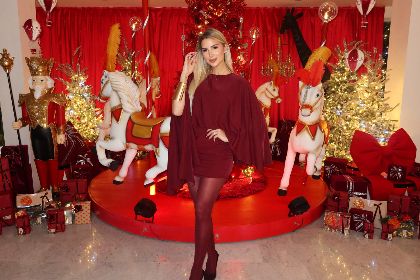 Vestido vino con capa corto cb