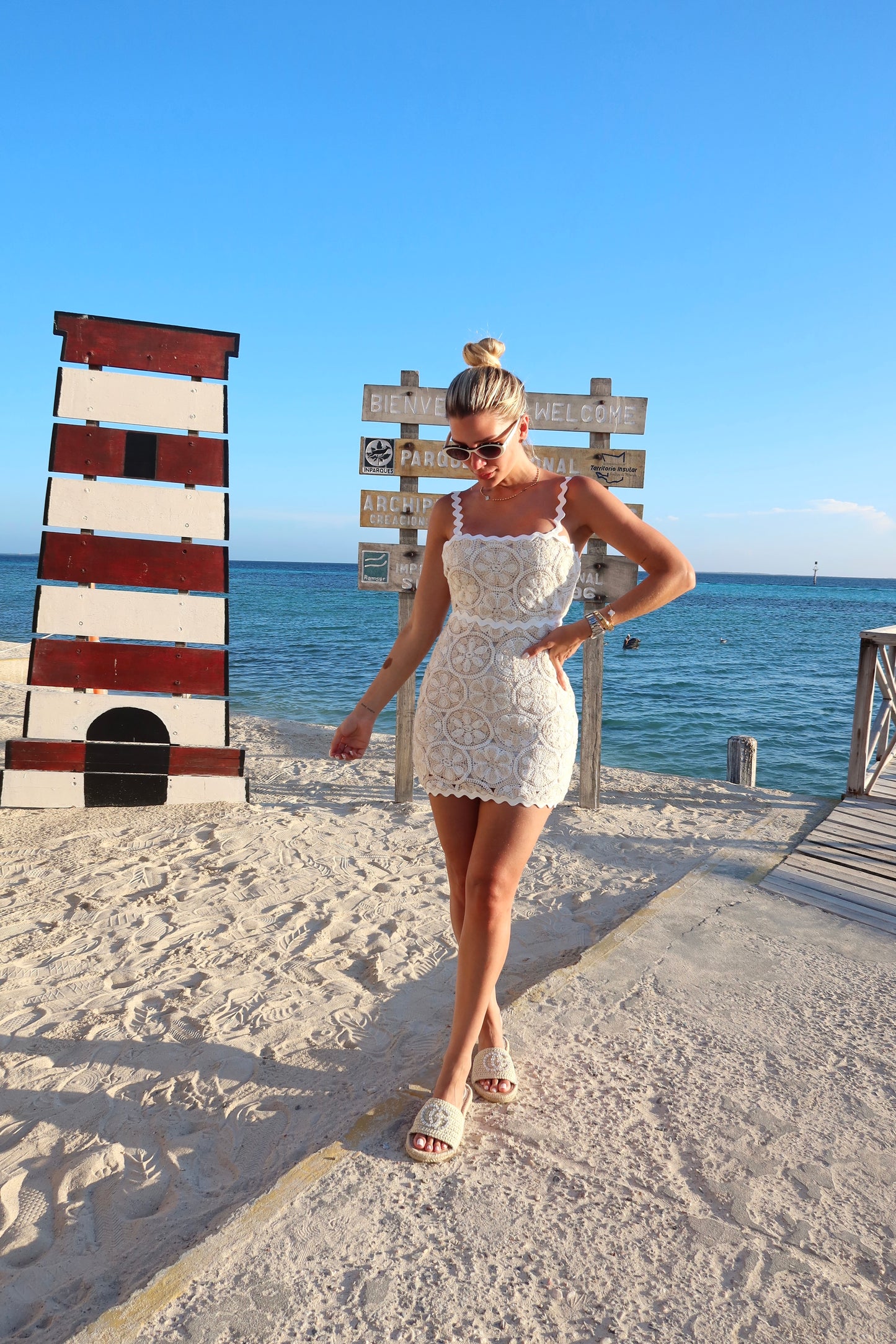 Vestido blanco con beige vestis