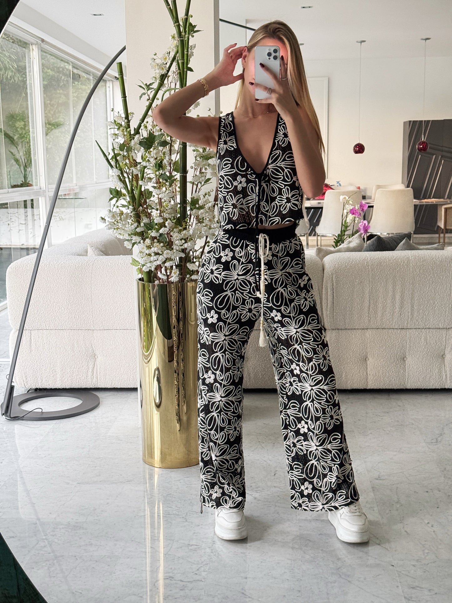 Set playero de top y Pant negro con blanco