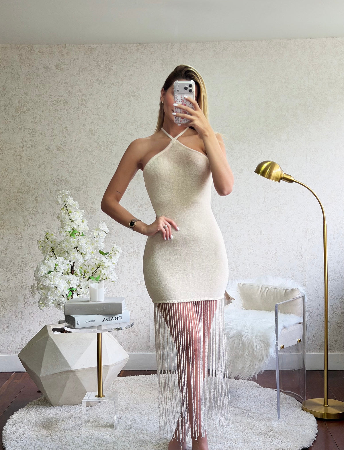 Vestido beige con flecos de perlas beige botany