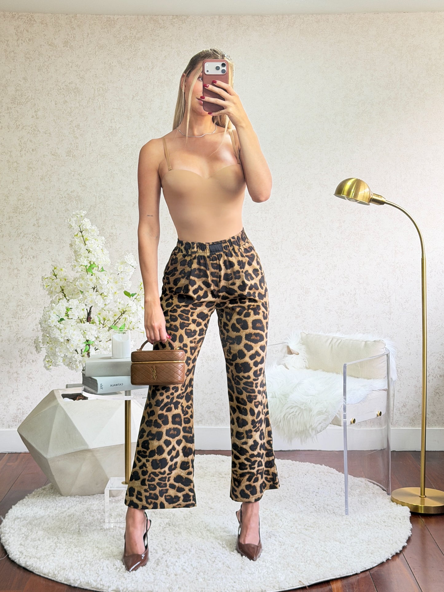 Pantalón de leopardo love poem