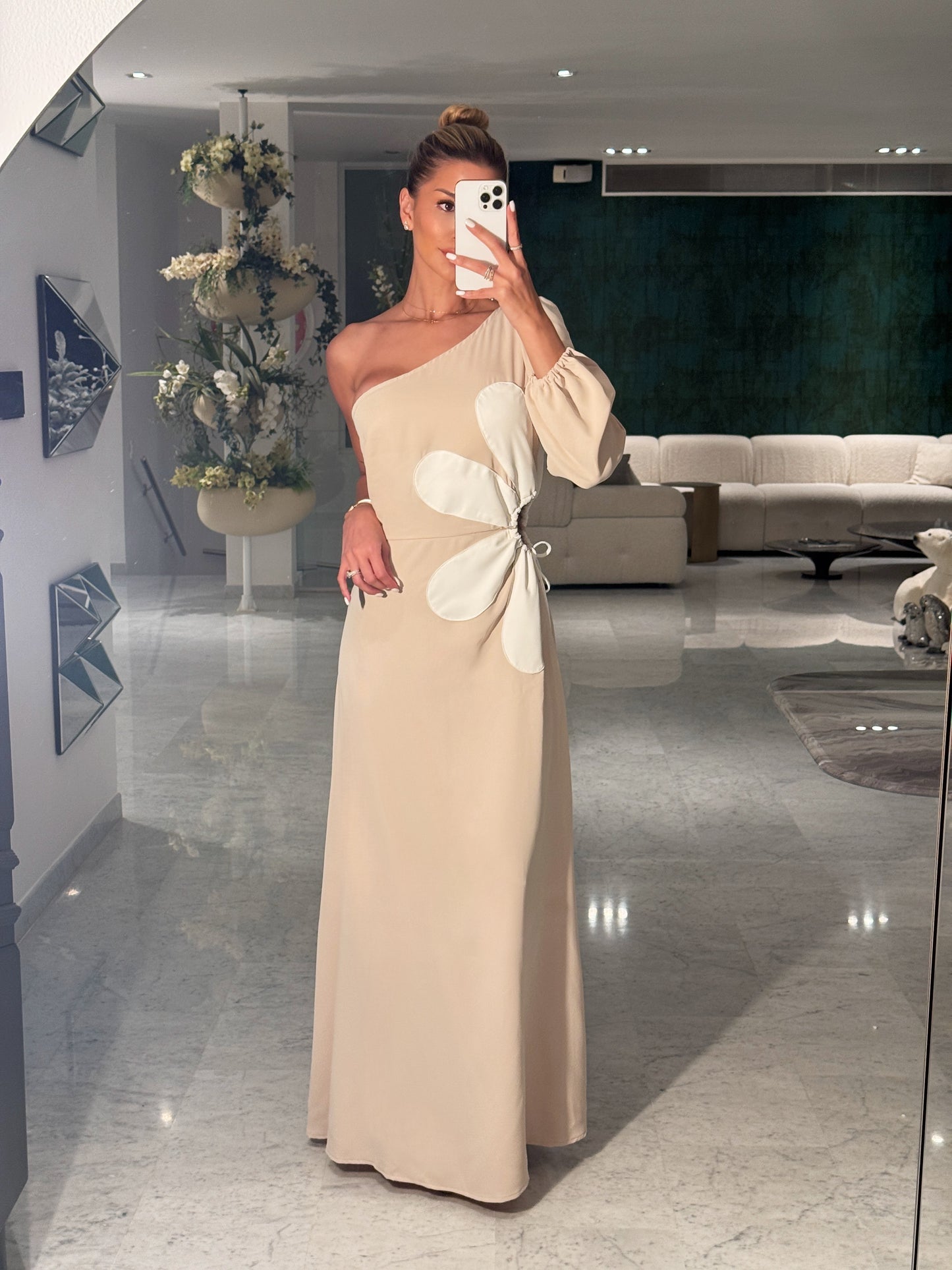 Vestido beige con blanco chicways
