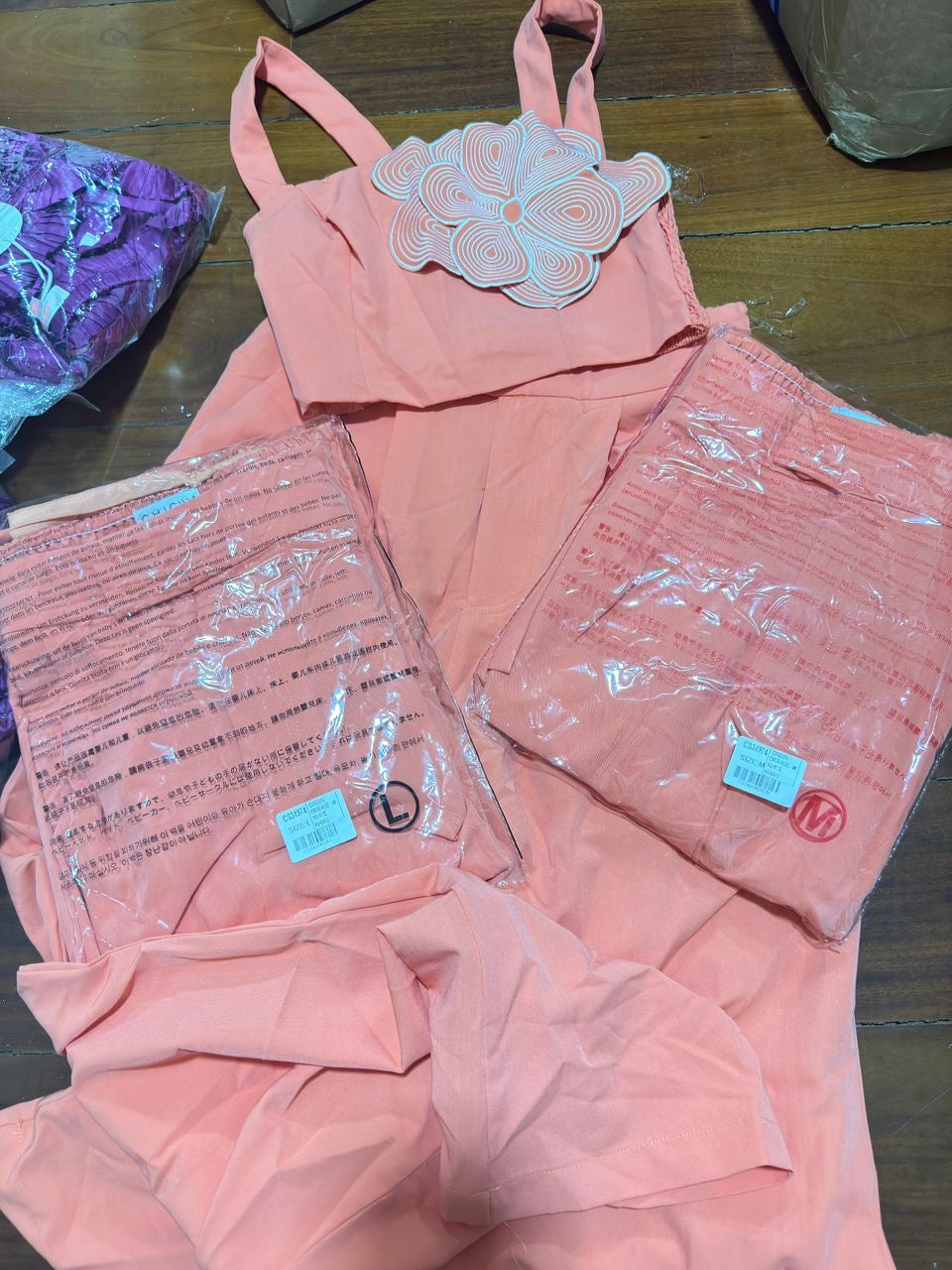 Set de top y pant con flor coral
