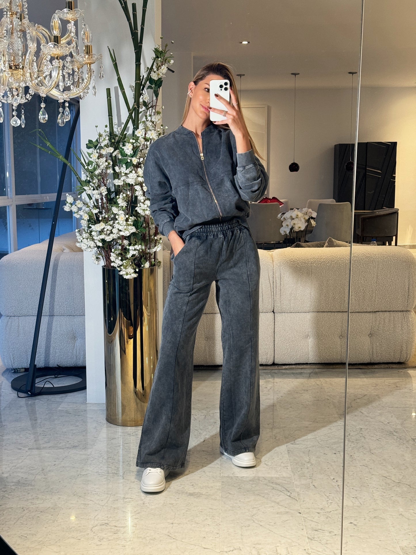 Set Gris de jogger y sweater
