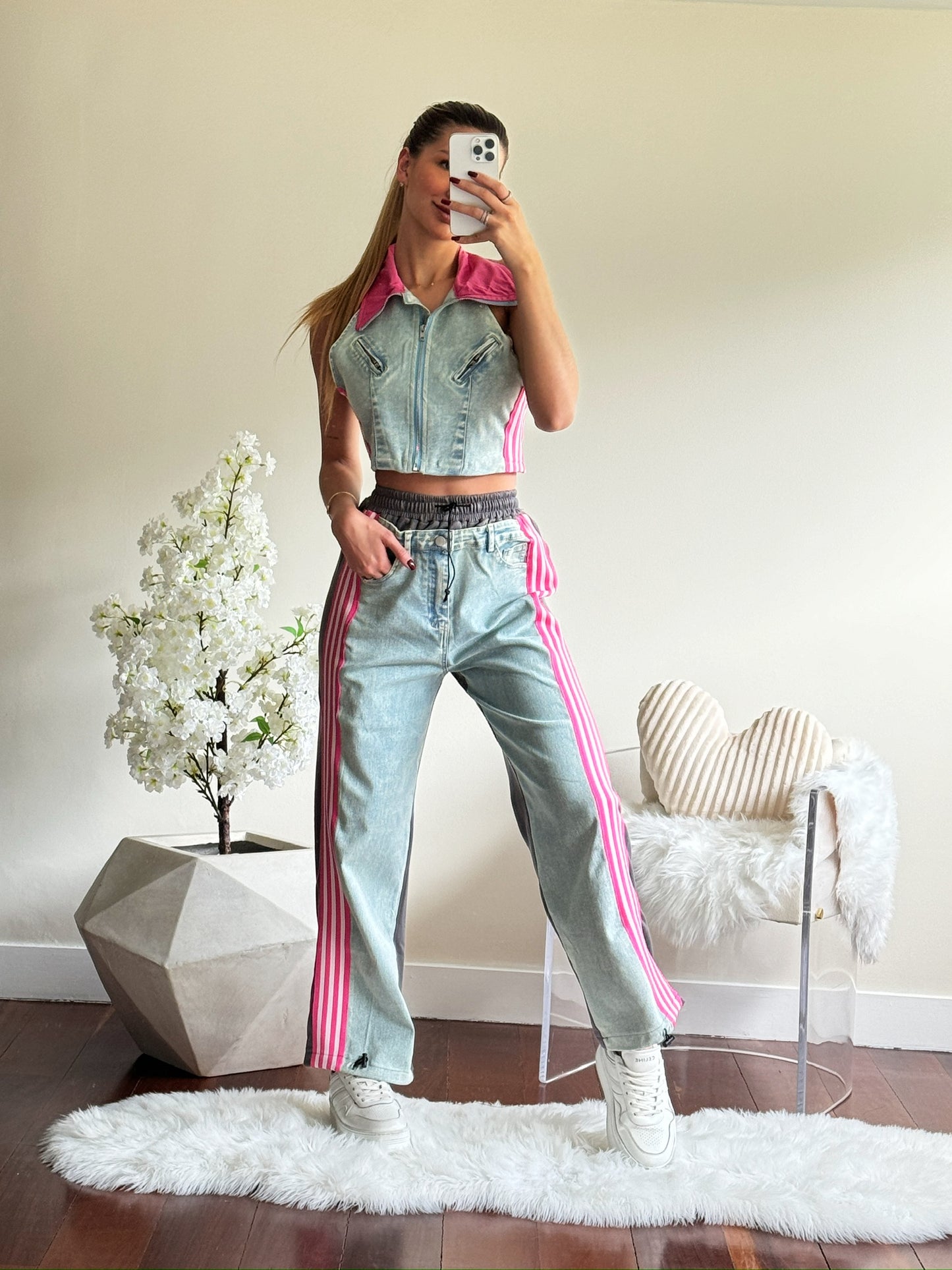 Set de top y pant de rayas gris con fucsia
