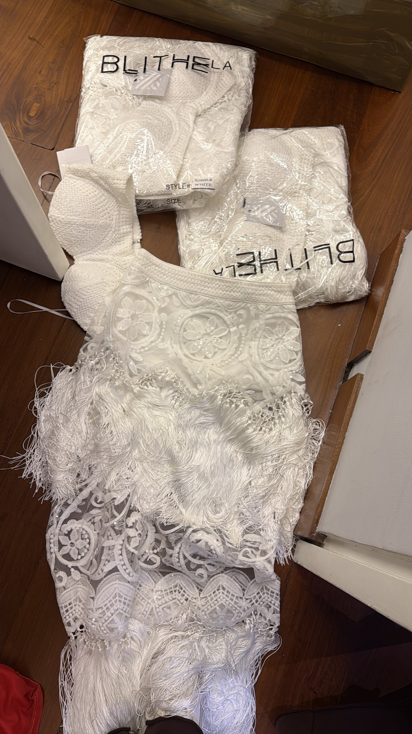 Set blithe blanco de flecos