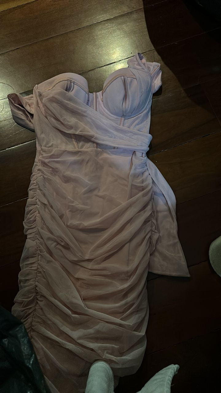 Vestido rosa una manga corset