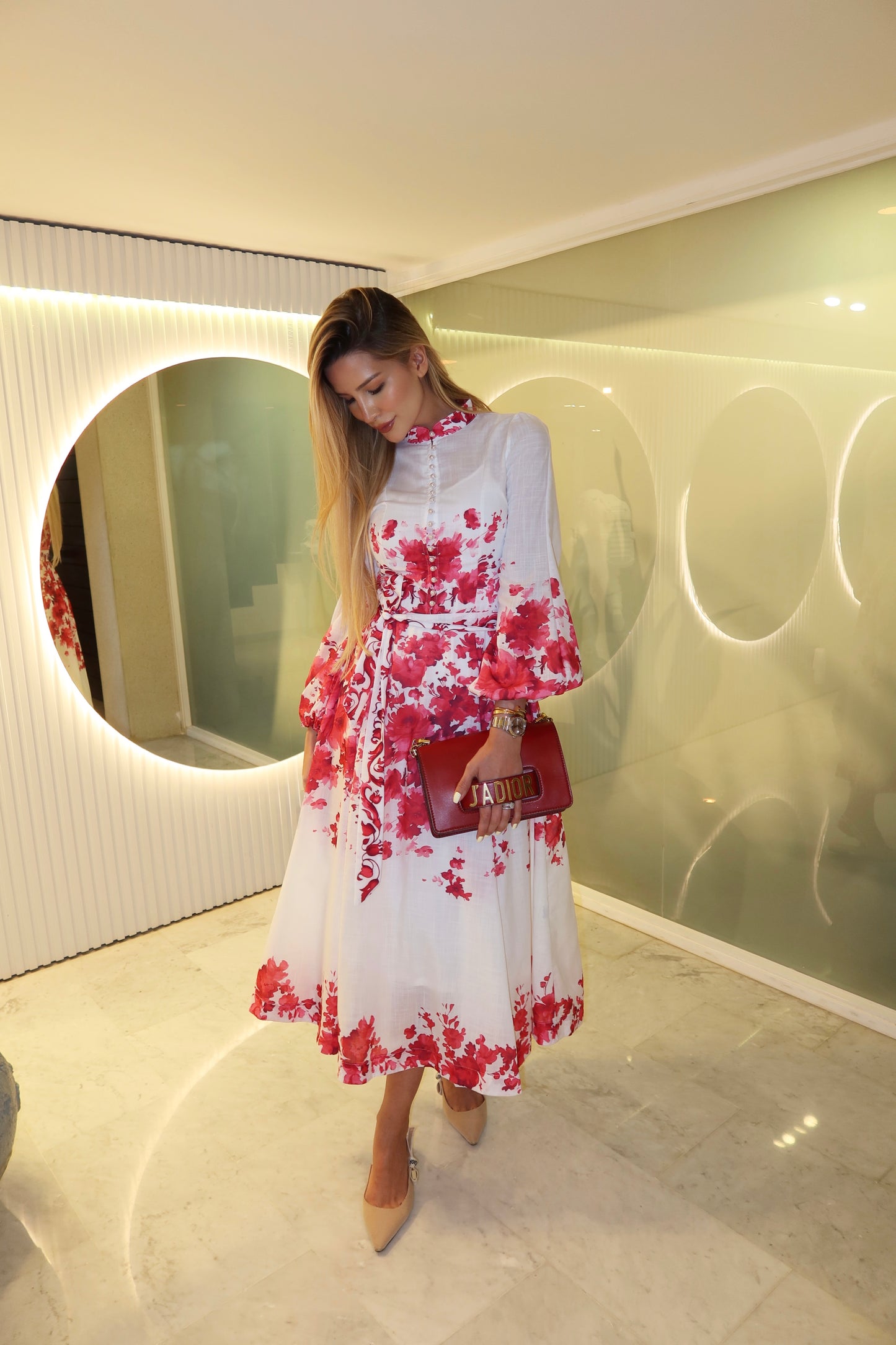 Maxi vestido blanco con flores fucsia cb