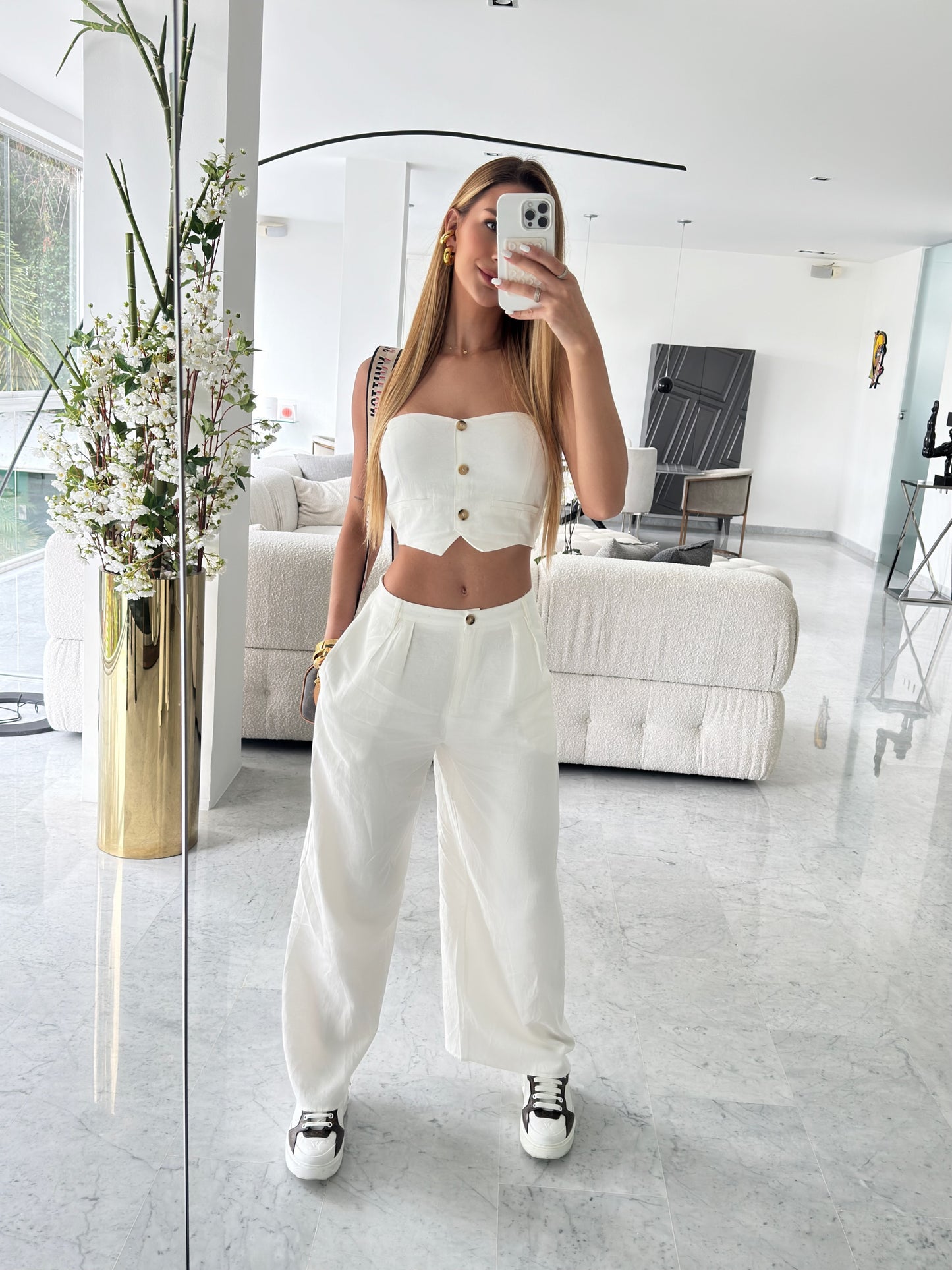 Set de top y pantalon blanco aakaa