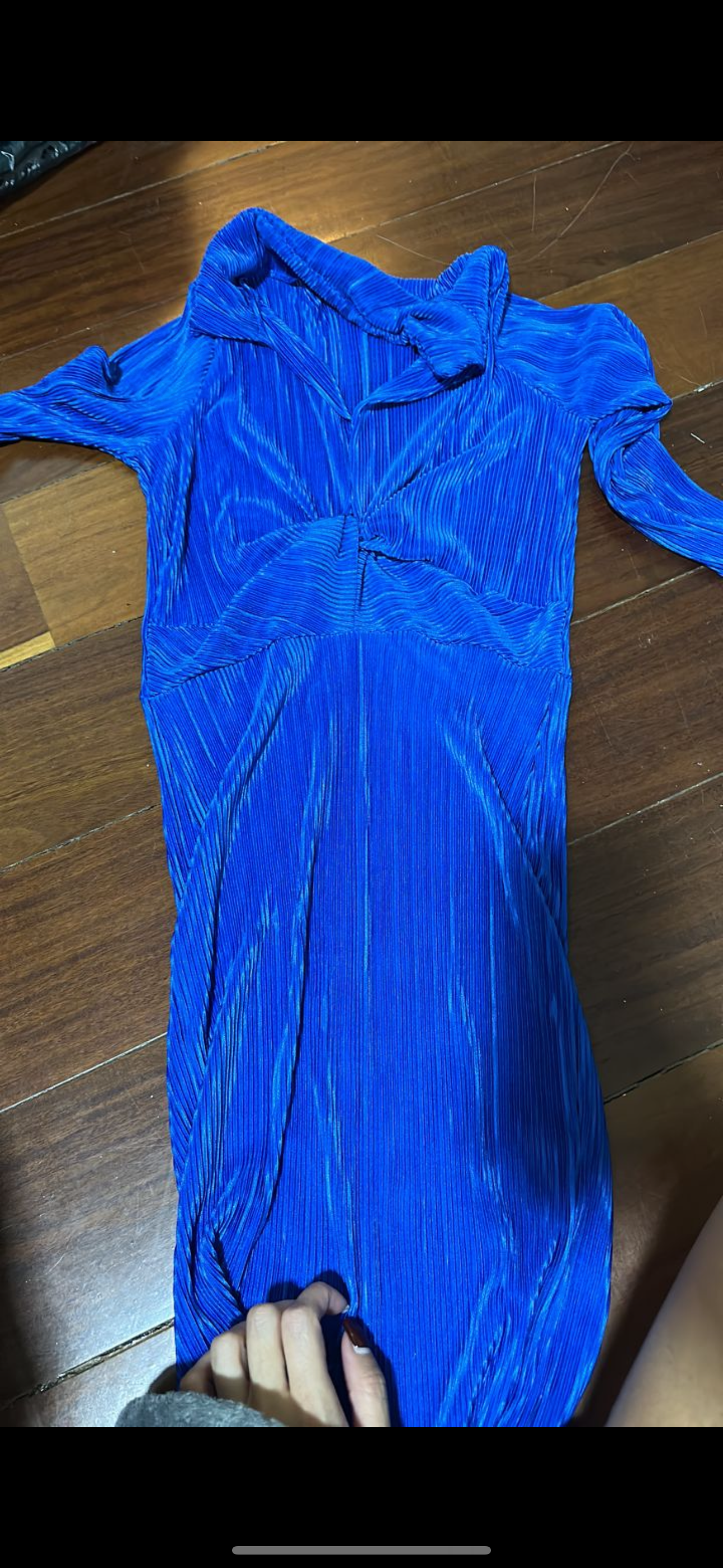 Vestido azul cobalto plisado