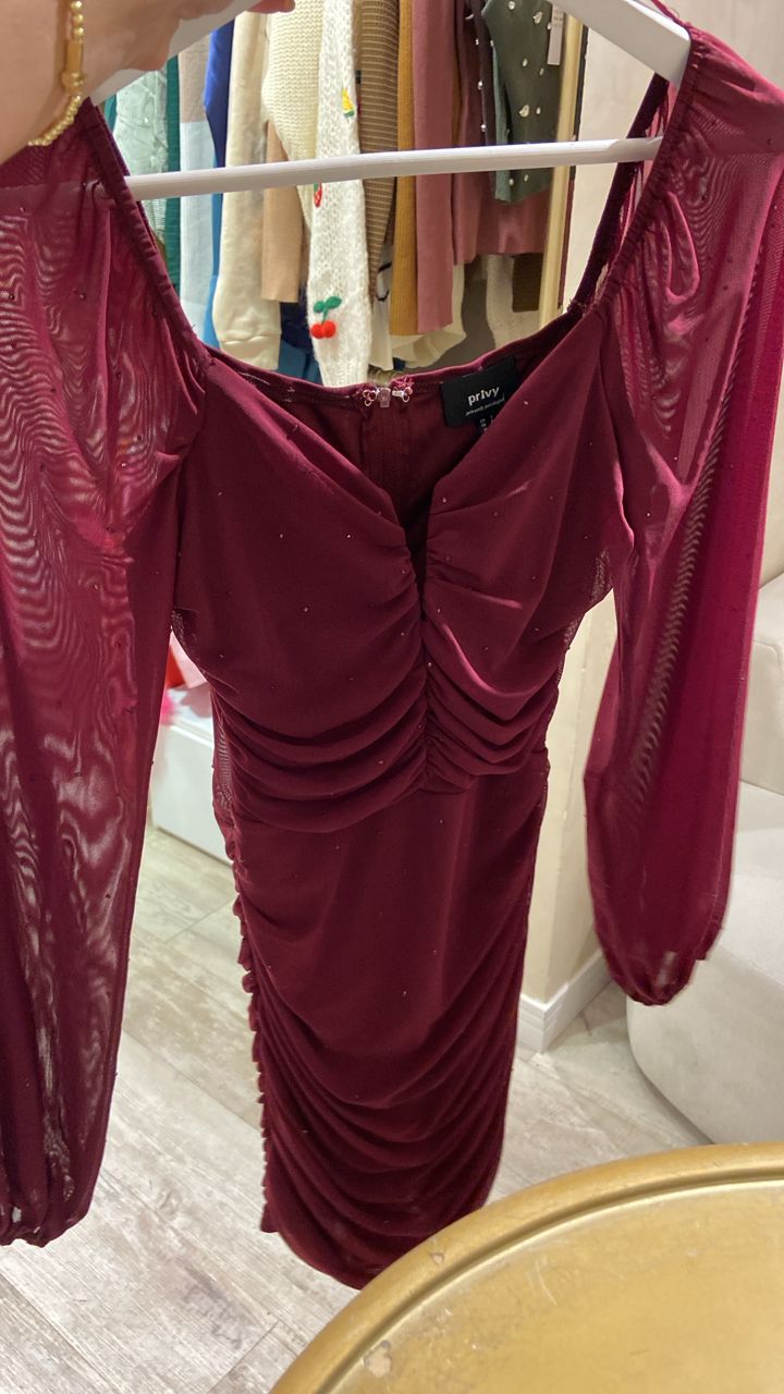 Vestido vino stretch con brillantes privy