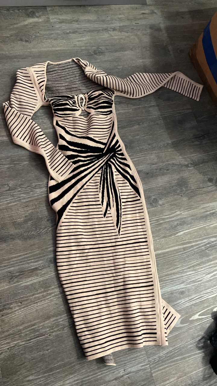 Vestido beige con rayas negras S cb $125