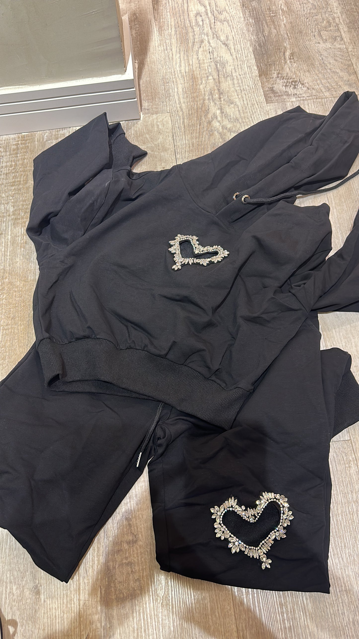 Set de sweater y jogger de corazón brillante