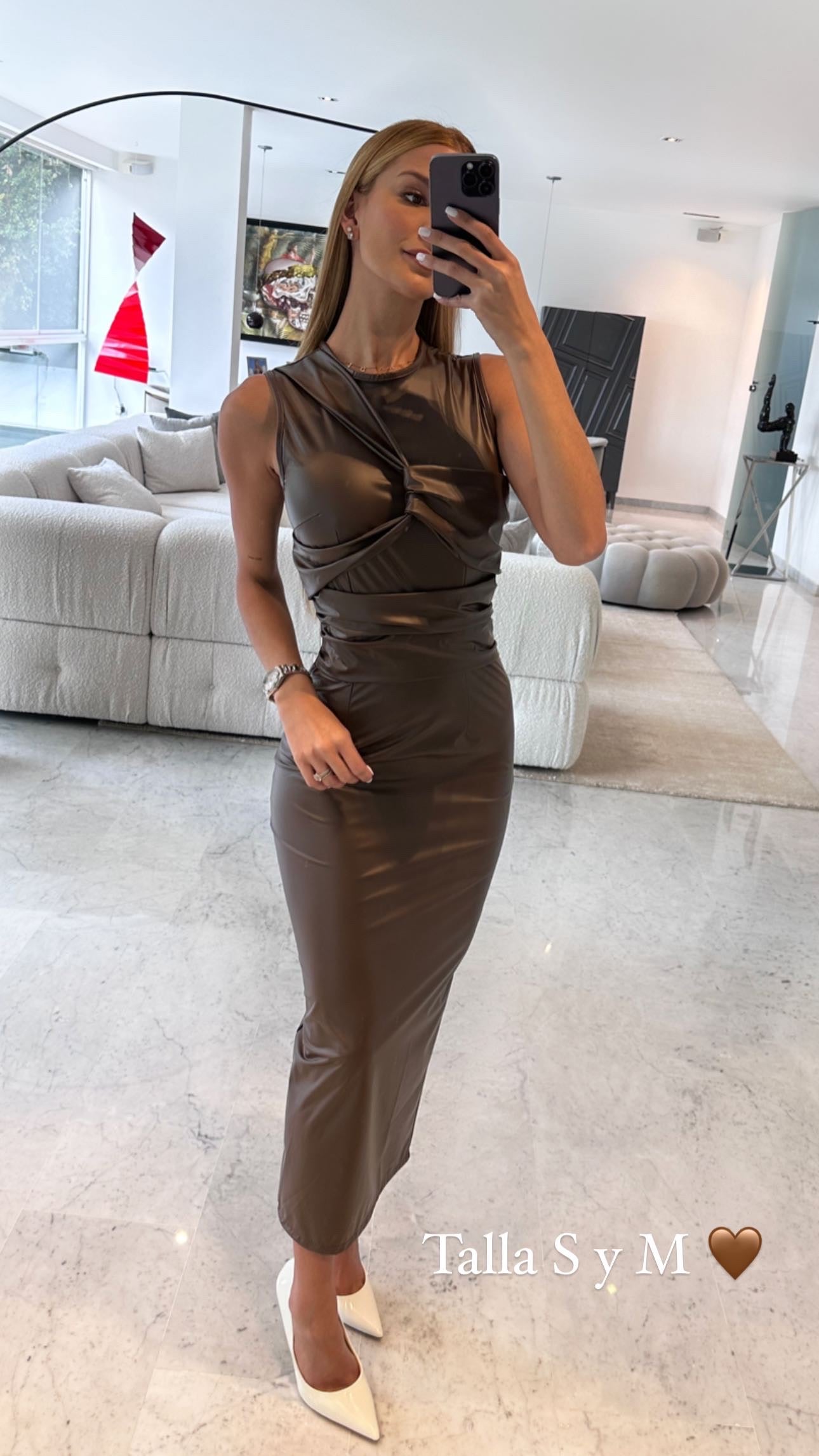 Vestido cuerina marrón largo