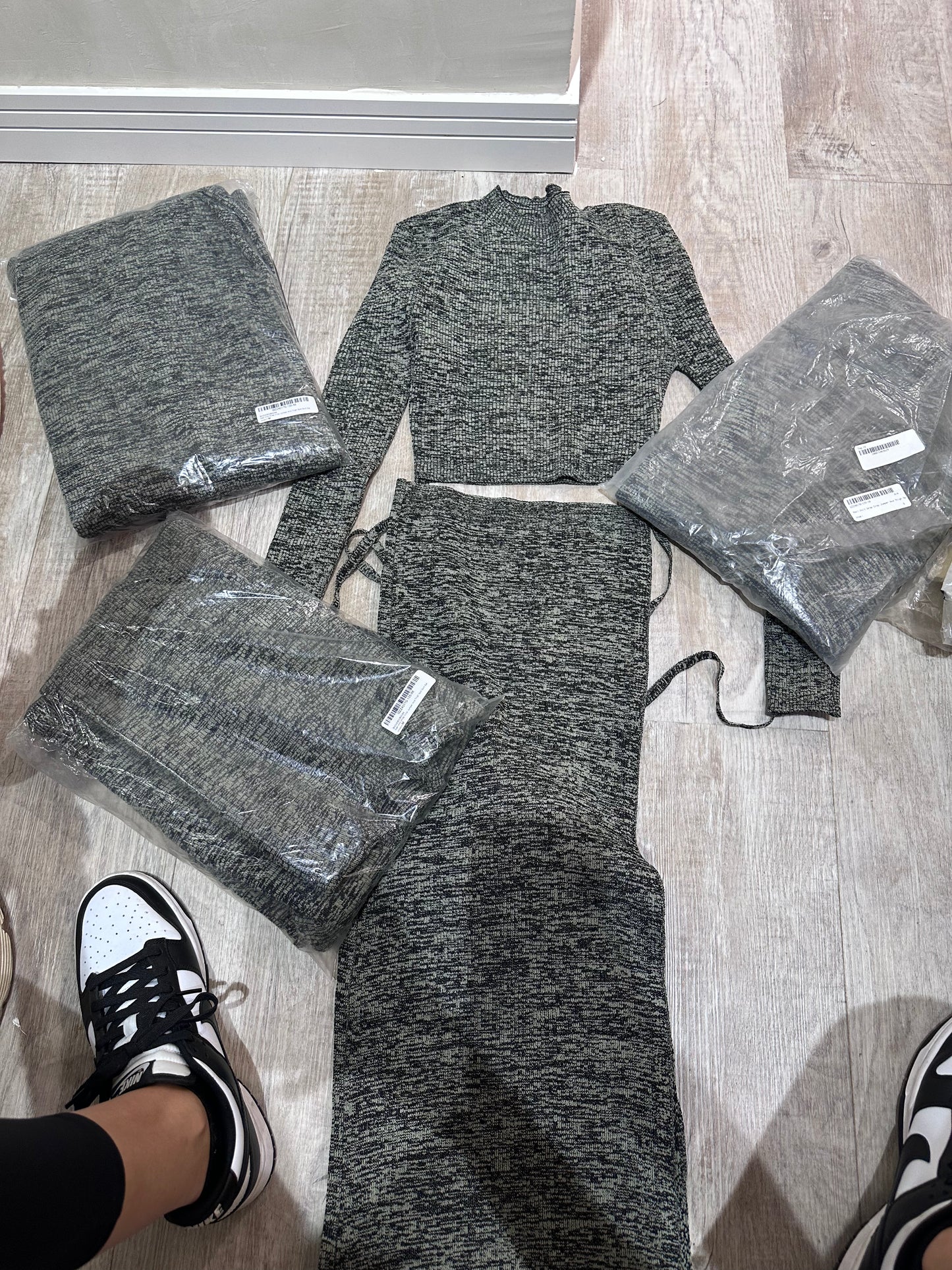Set de falda y sweater gris mangalarga