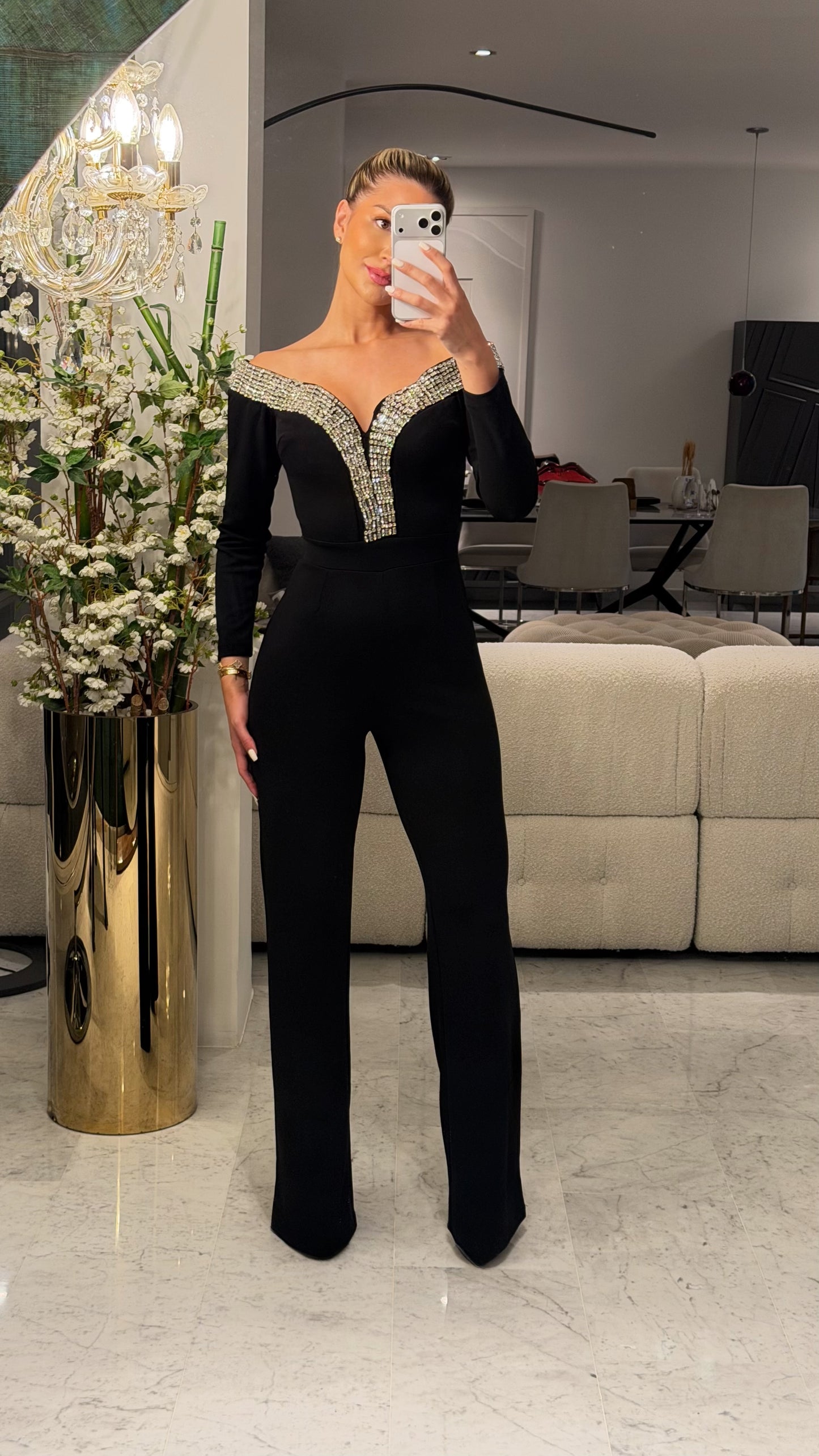 Jumpsuit negro valentine con brillos en escote