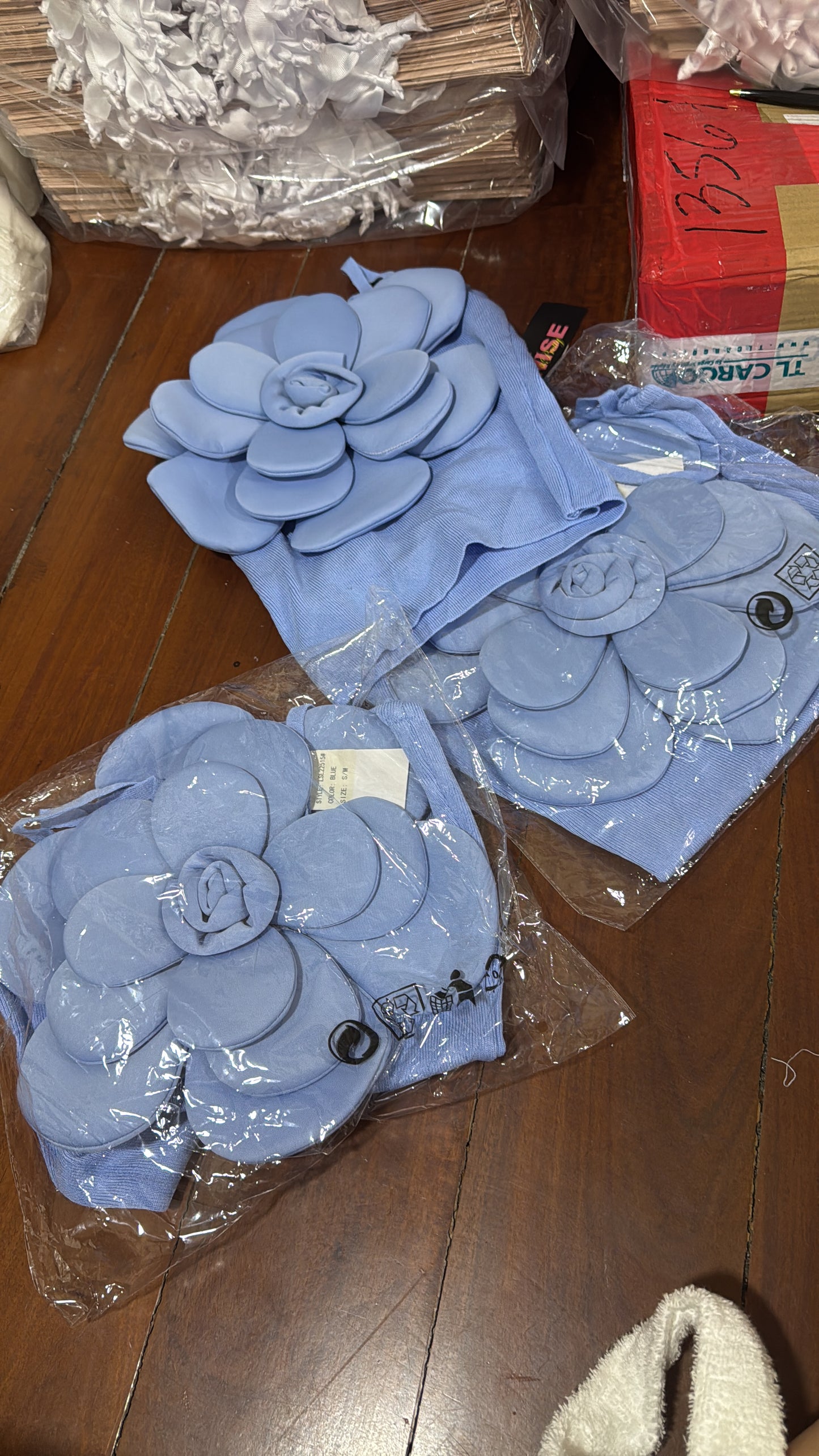 Top de flor stretch azul bebé