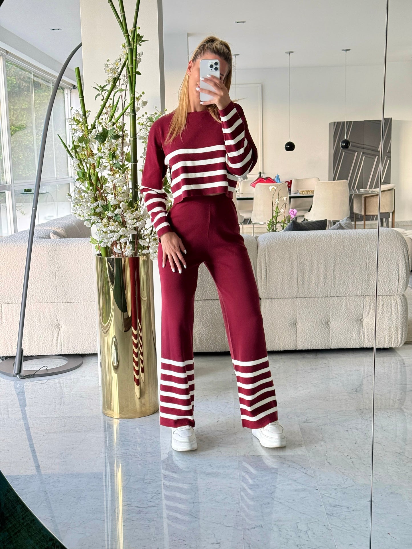 Set de sweater y Pant vino con rayas blancas hersy