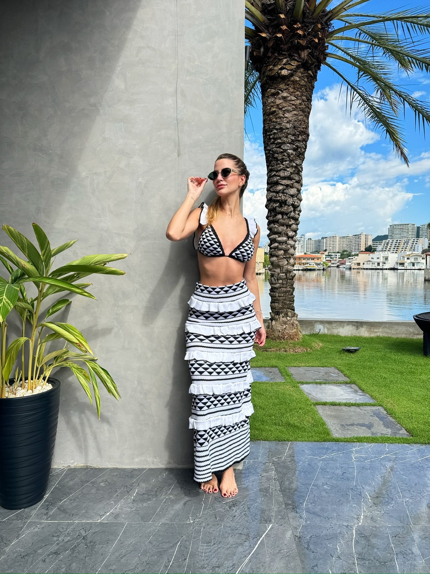 Set playero negro con blanco falda y top