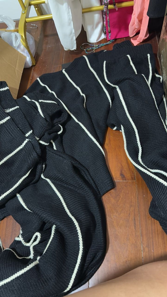 Seg de mono y sweater tejido negro eb luxe 1M y 1L. 100$