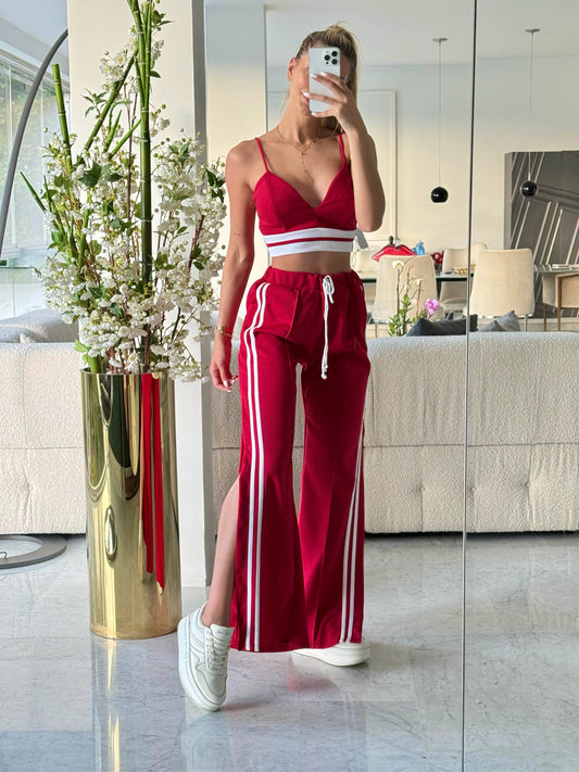Set de top y pantalón rojo con rayas blancas
