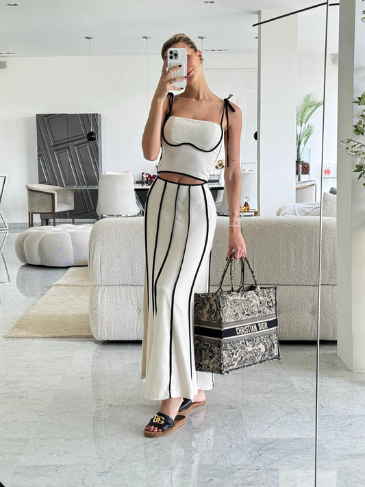 Set de top y falda de rayas marrón con negro