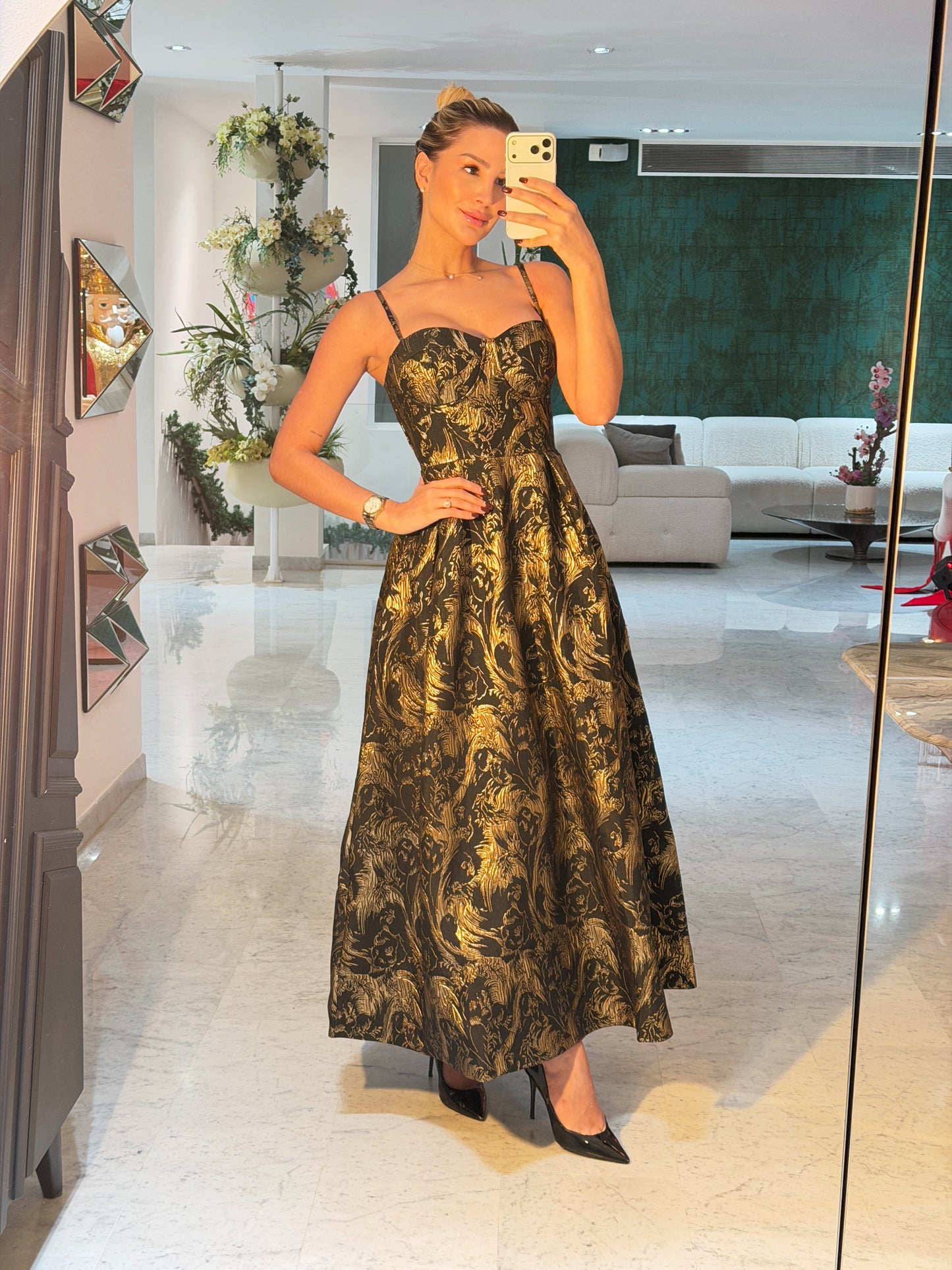 Veatido tipo princesa dorado con negro cb 1S