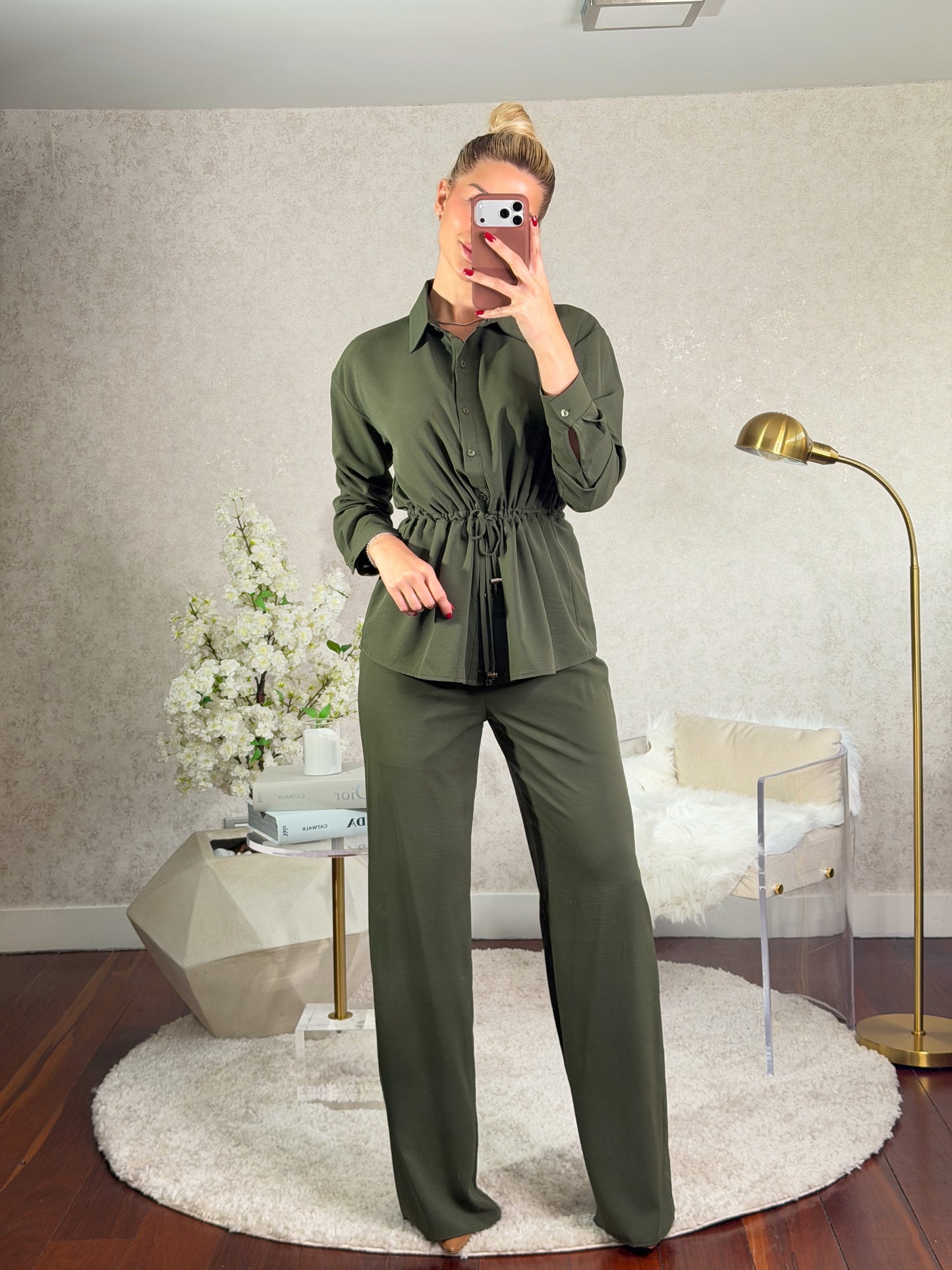 Set verde de pant y camisa cb