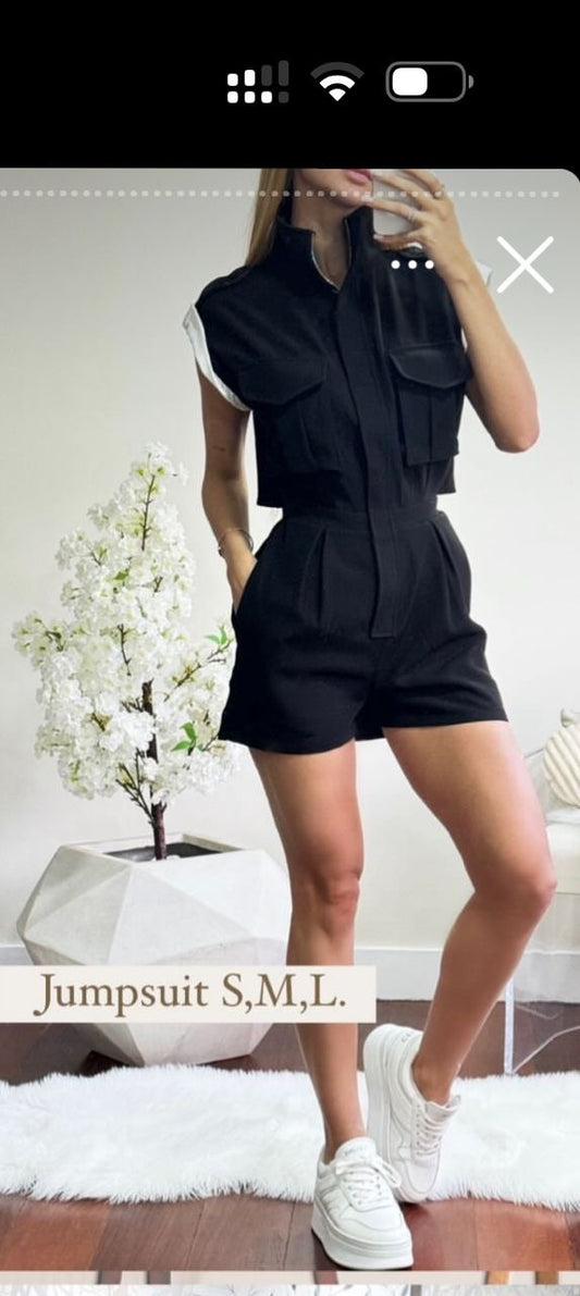 Jumpsuit negro con blanco
