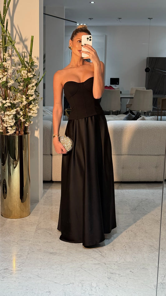 Vestido negro satin de top 1S. 120$