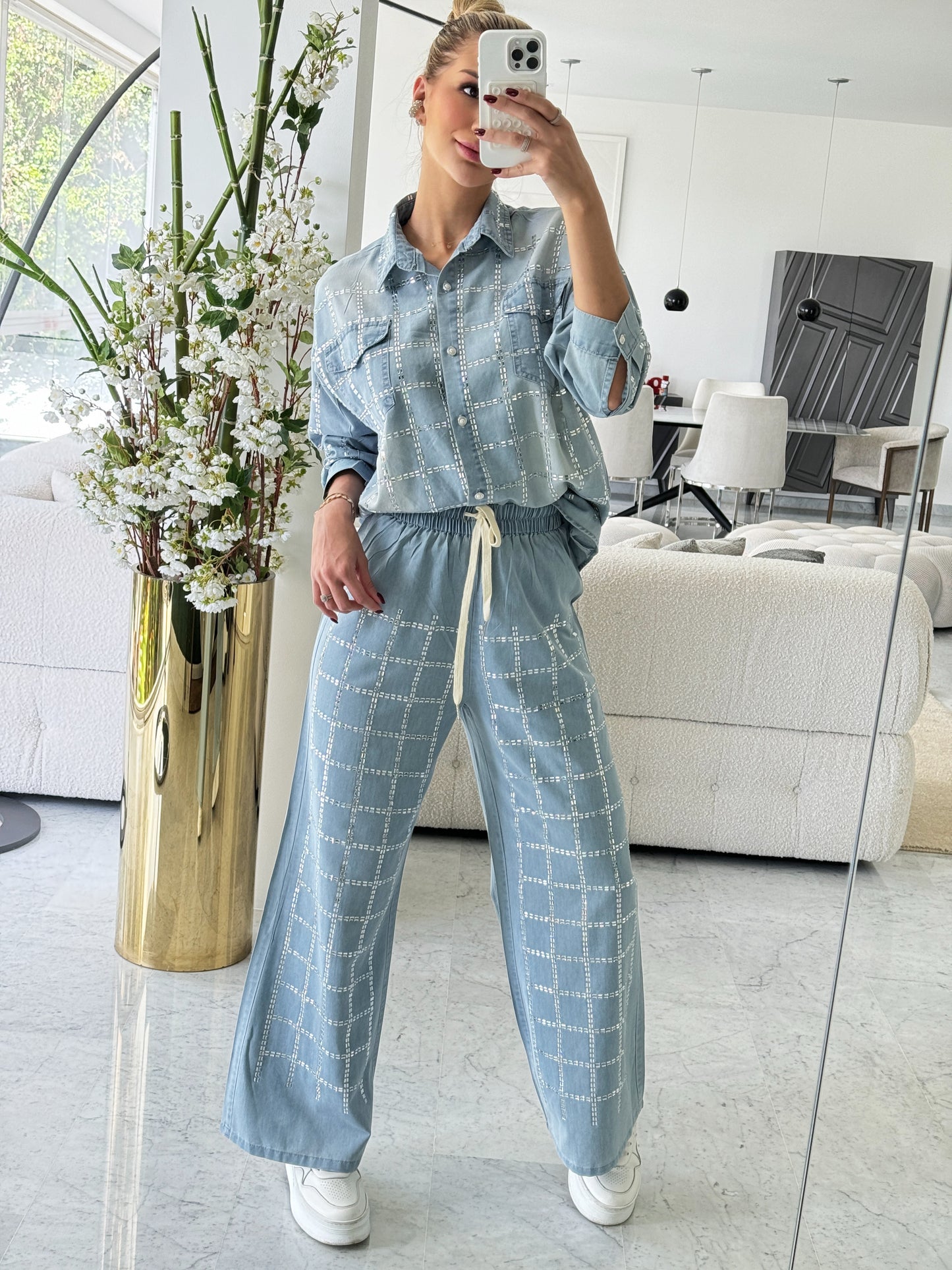Set de pantalón y camisa de jeans con brillos