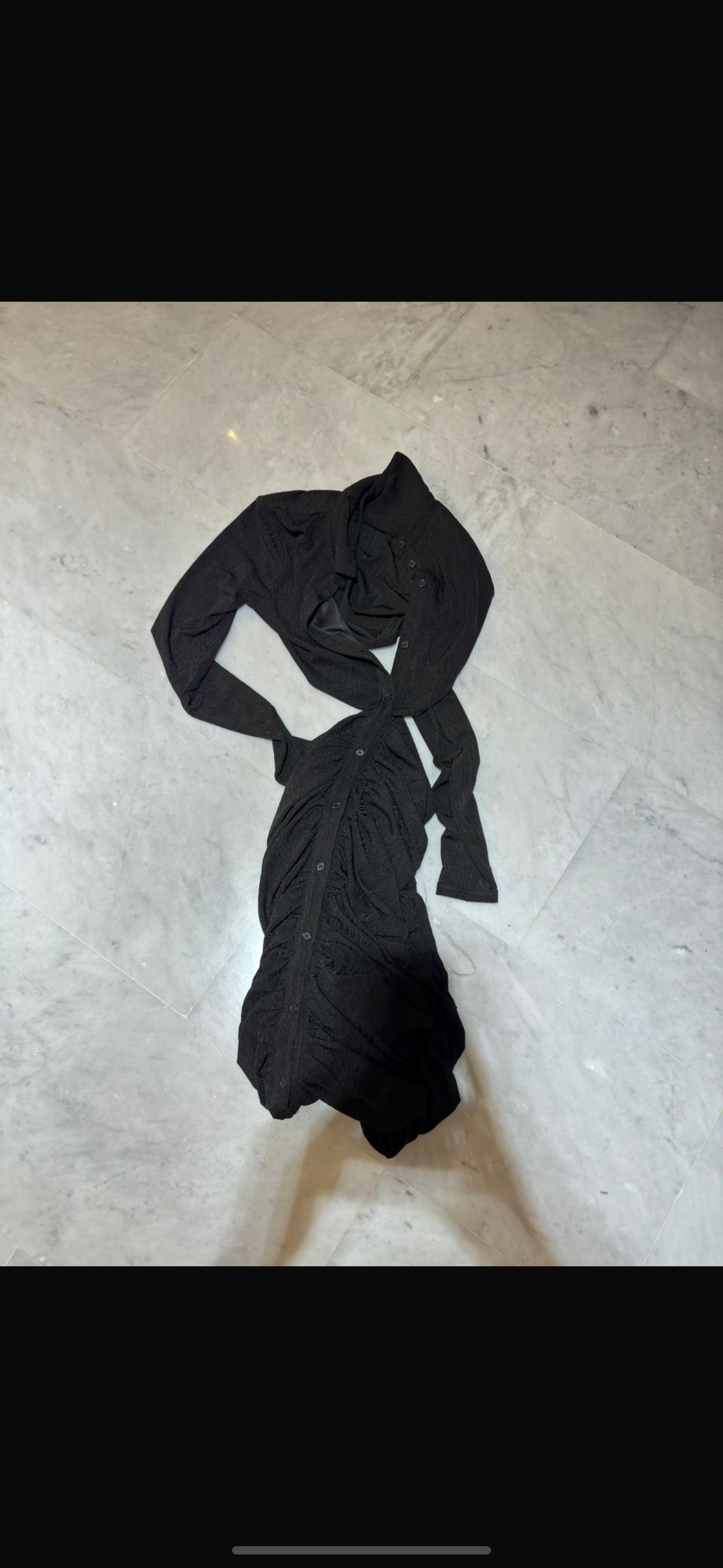 Vestido negro de botones