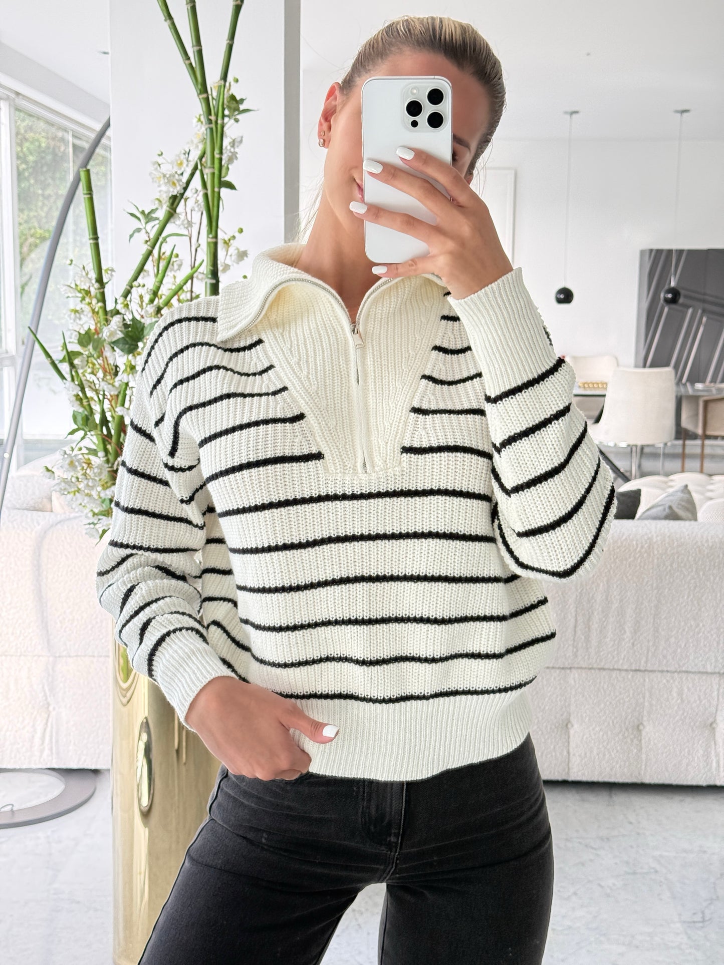 Sweater de rayas blanco con negro becool