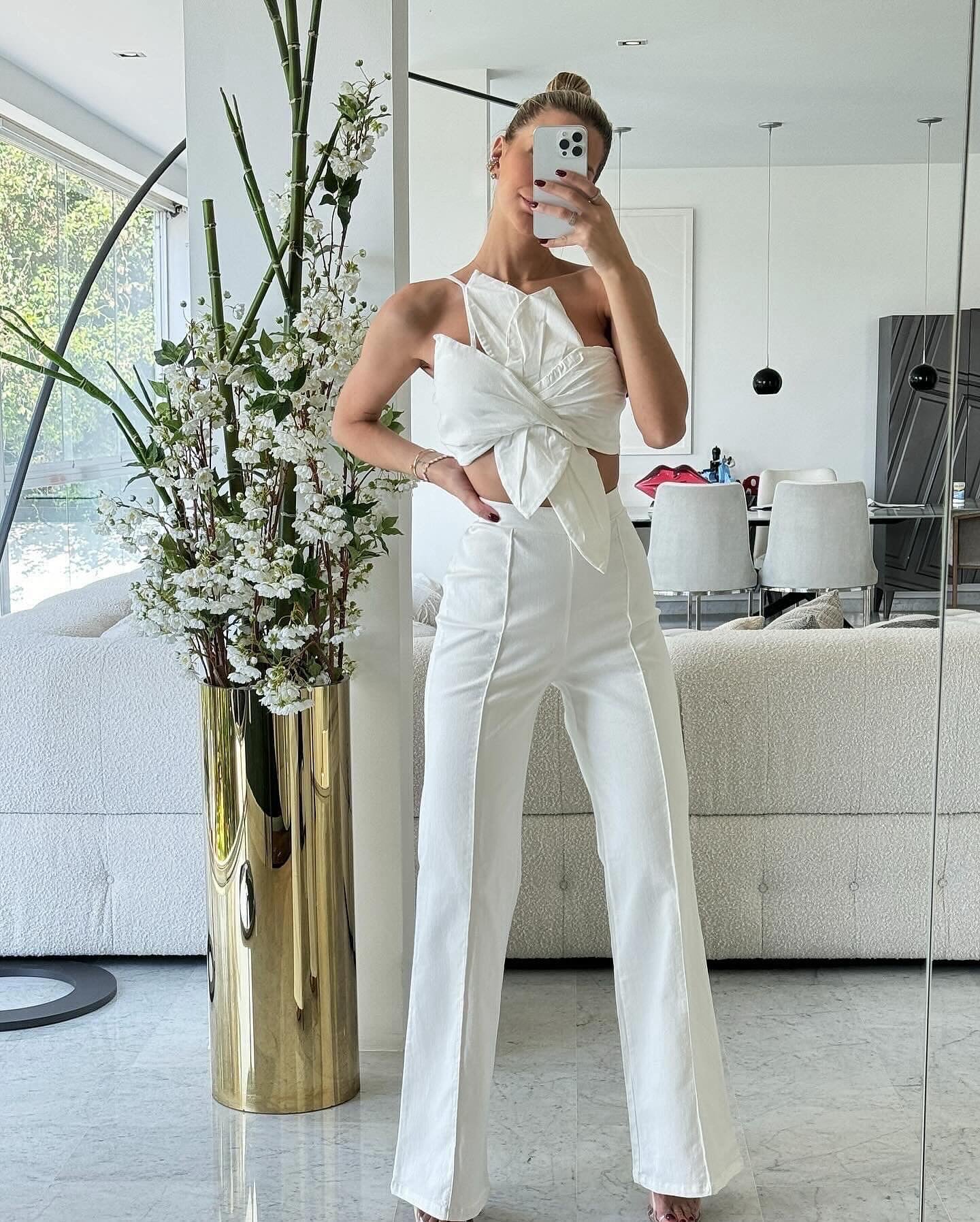 Set blanco de top flor y pant valentine