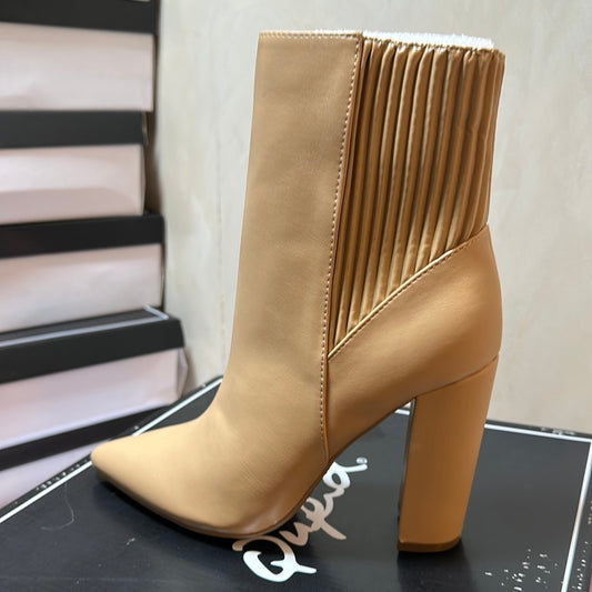 Botas nude de punta
