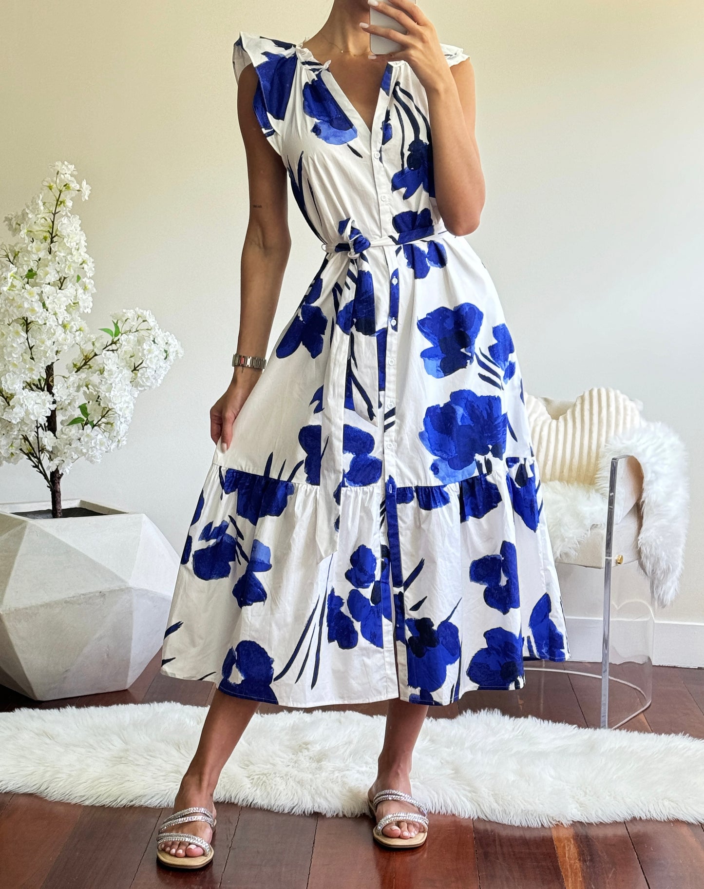 Vestido de flores azul con blanco