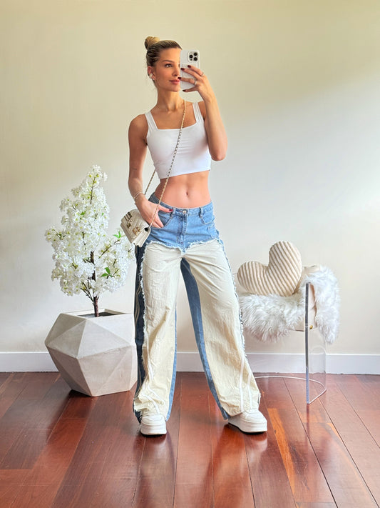 Pant de jeans con impermeable nude