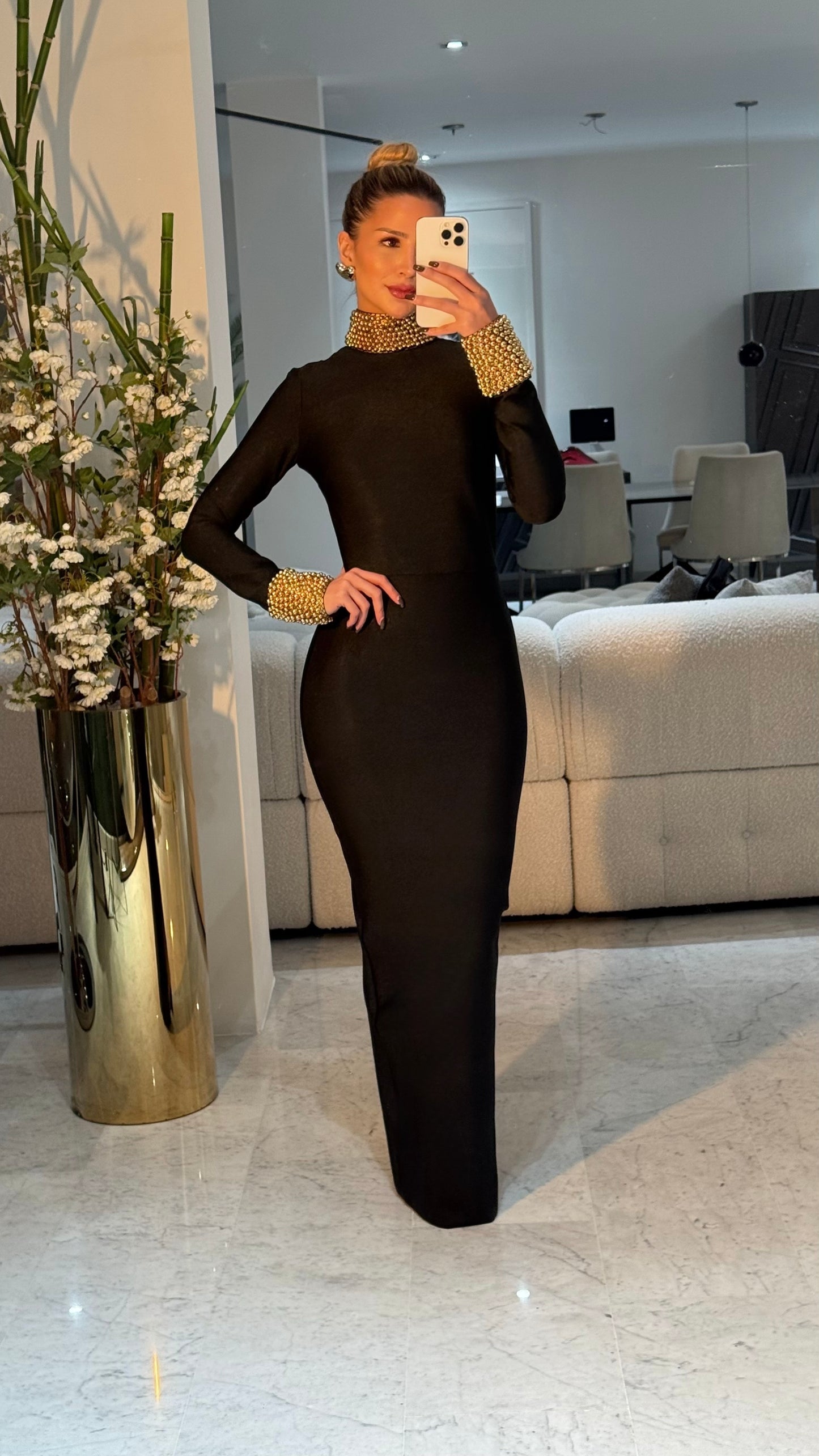 Vestido stretch negro con perlas doradas cb