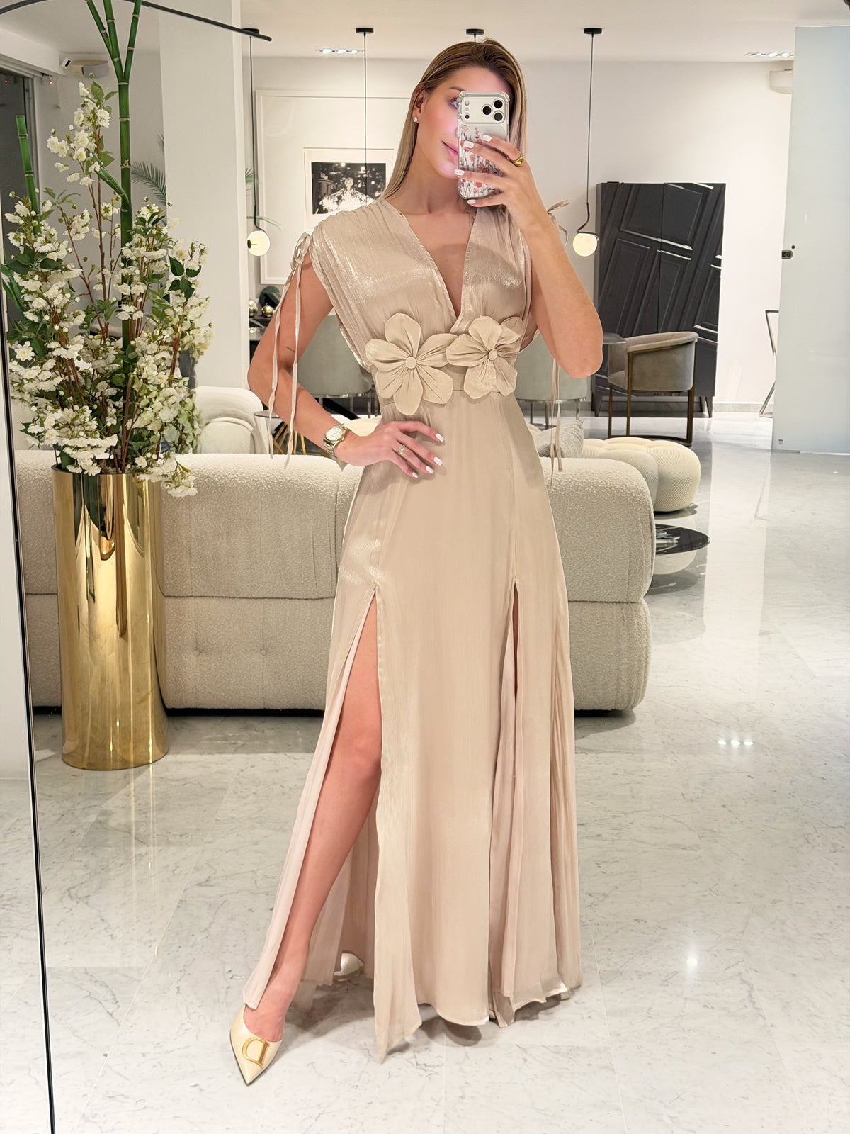 Vestido beige satinado the sang