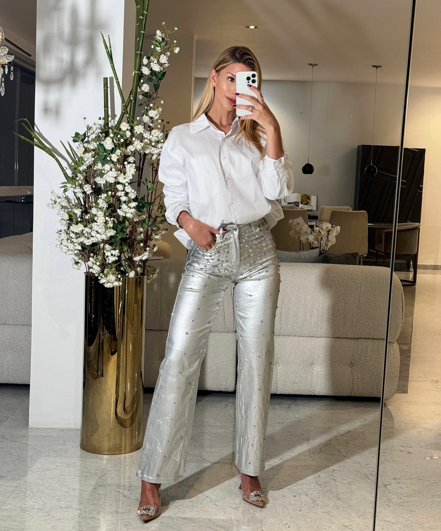 Pantalón plateado con brillantes