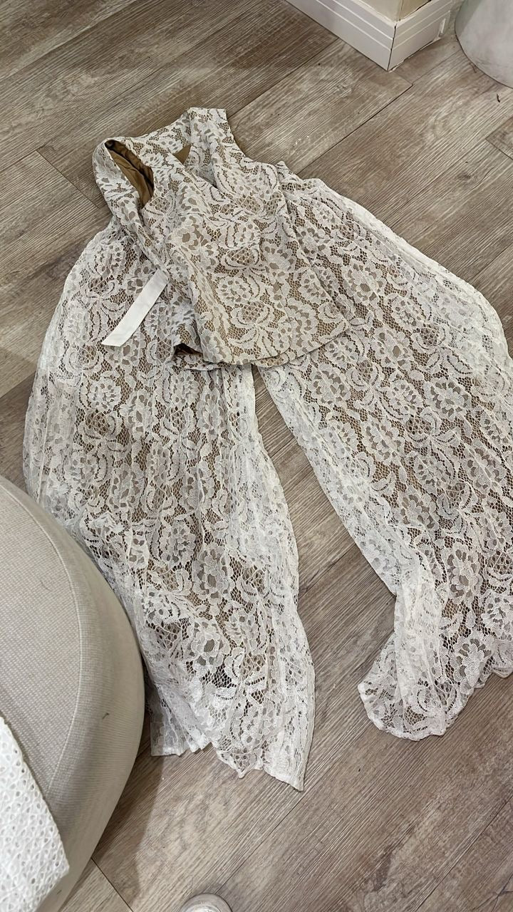 Set blanco de encaje con beige cb $120
