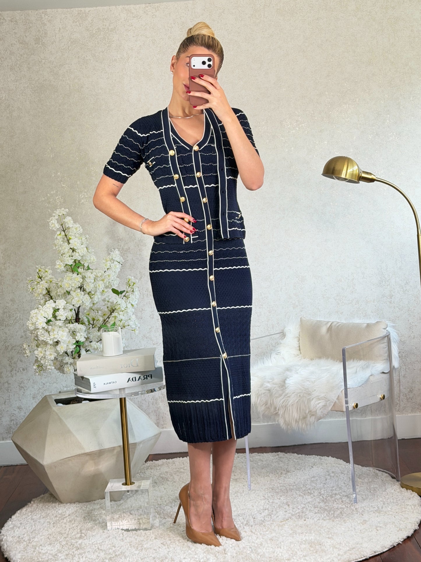 Vestido con suéter azul con blanco
