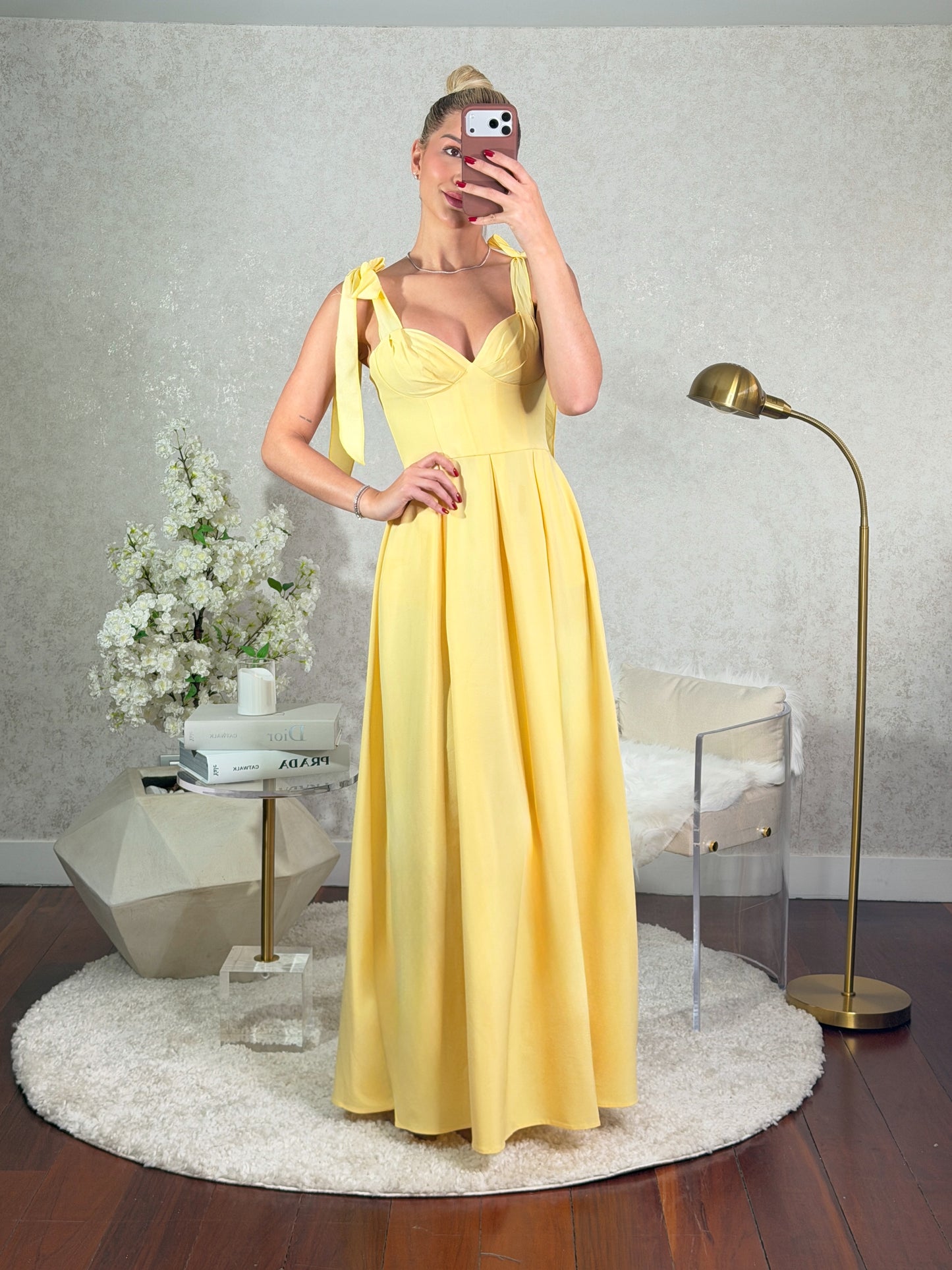 Vestido amarillo con lazos en los hombros cb