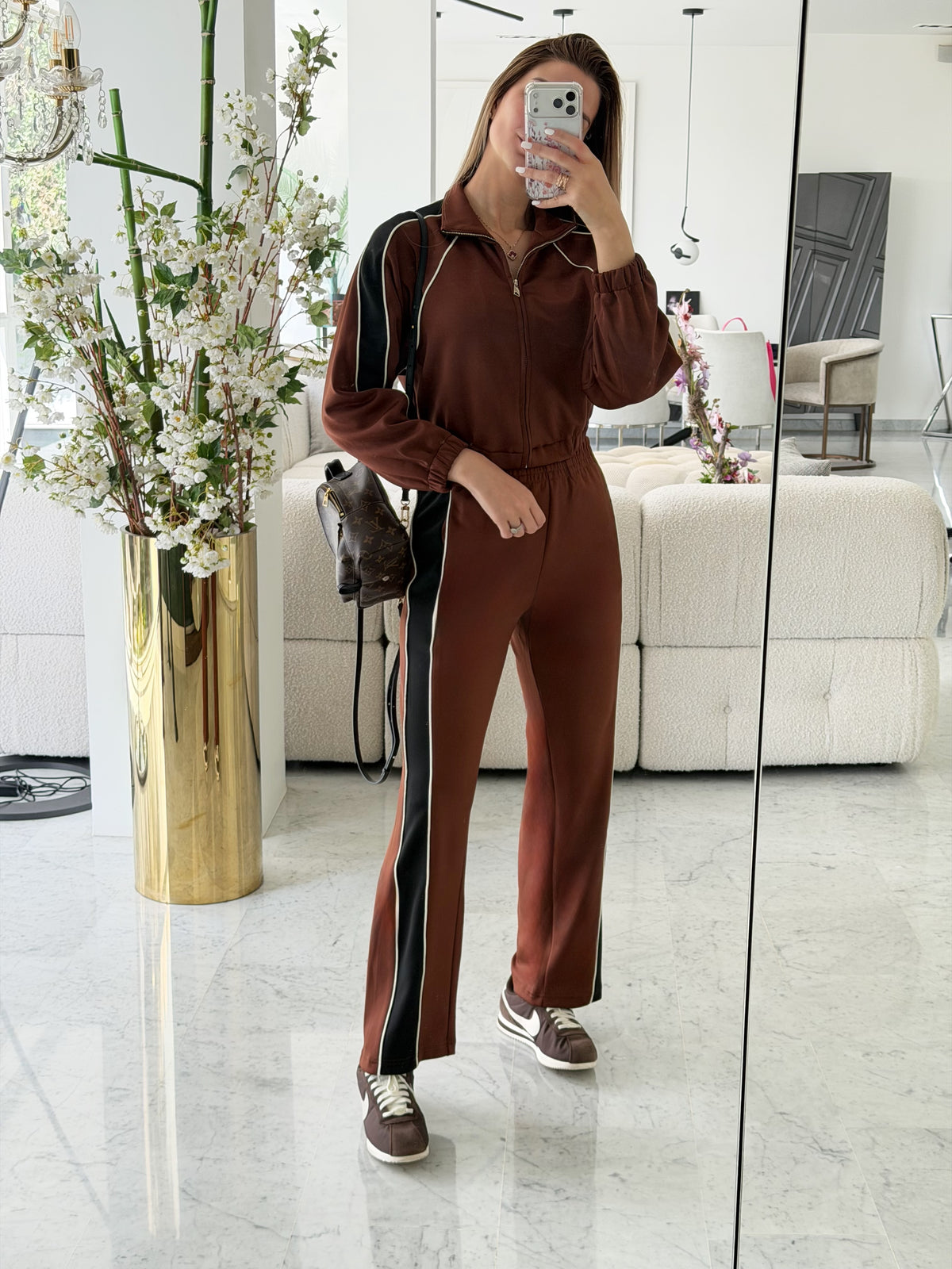 Set marron con negro love poem