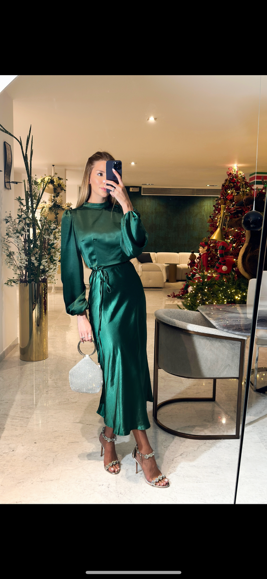 Vestido de seda verde oliva mangalarga largo