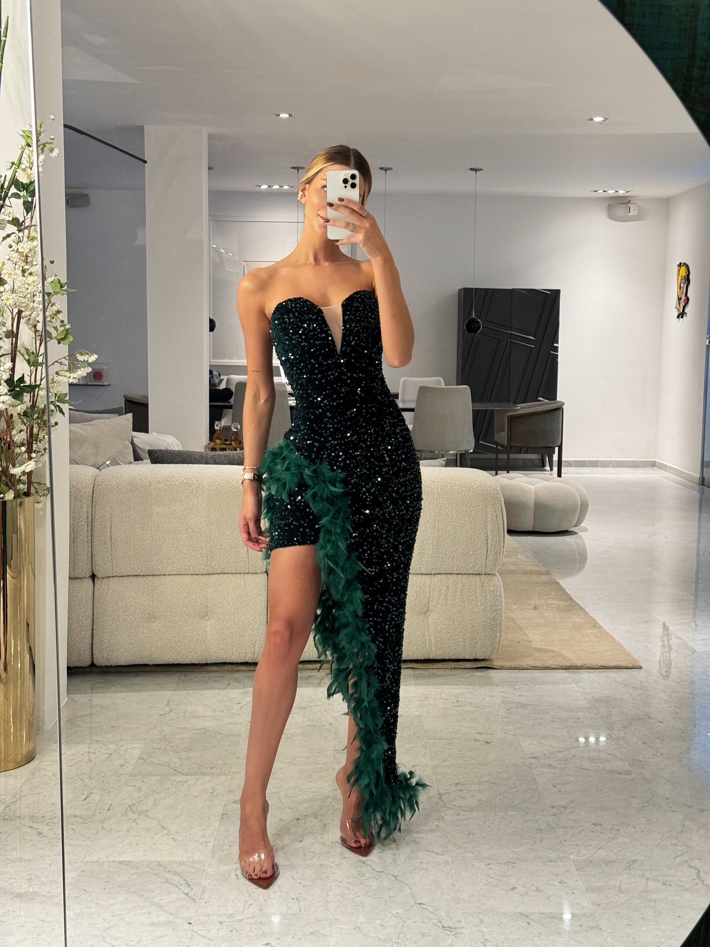 Vestido verde lentejuelas y plumas