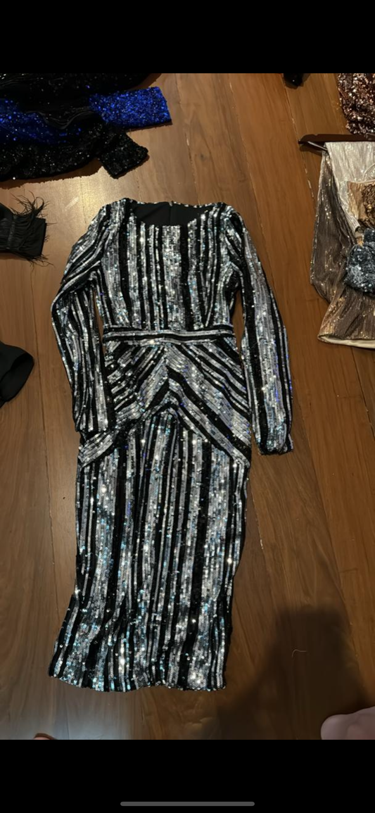 Vestido lentejuelas plateado con negro