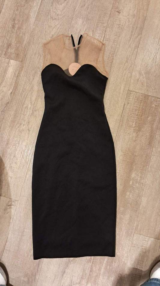 Vestido negro básico con transparencia 1S 115$