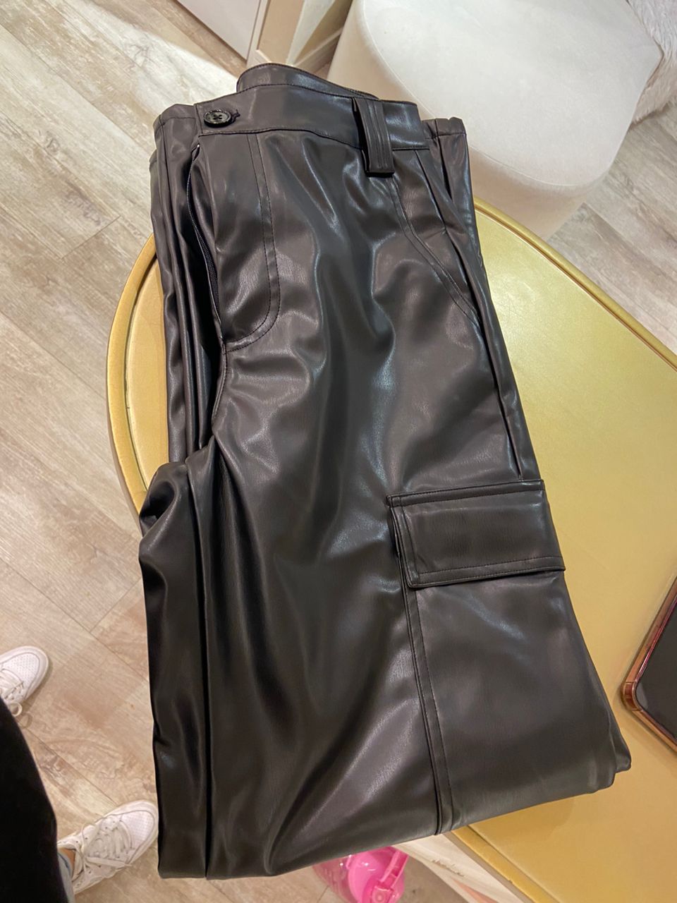 Cargo pant cuerina negro