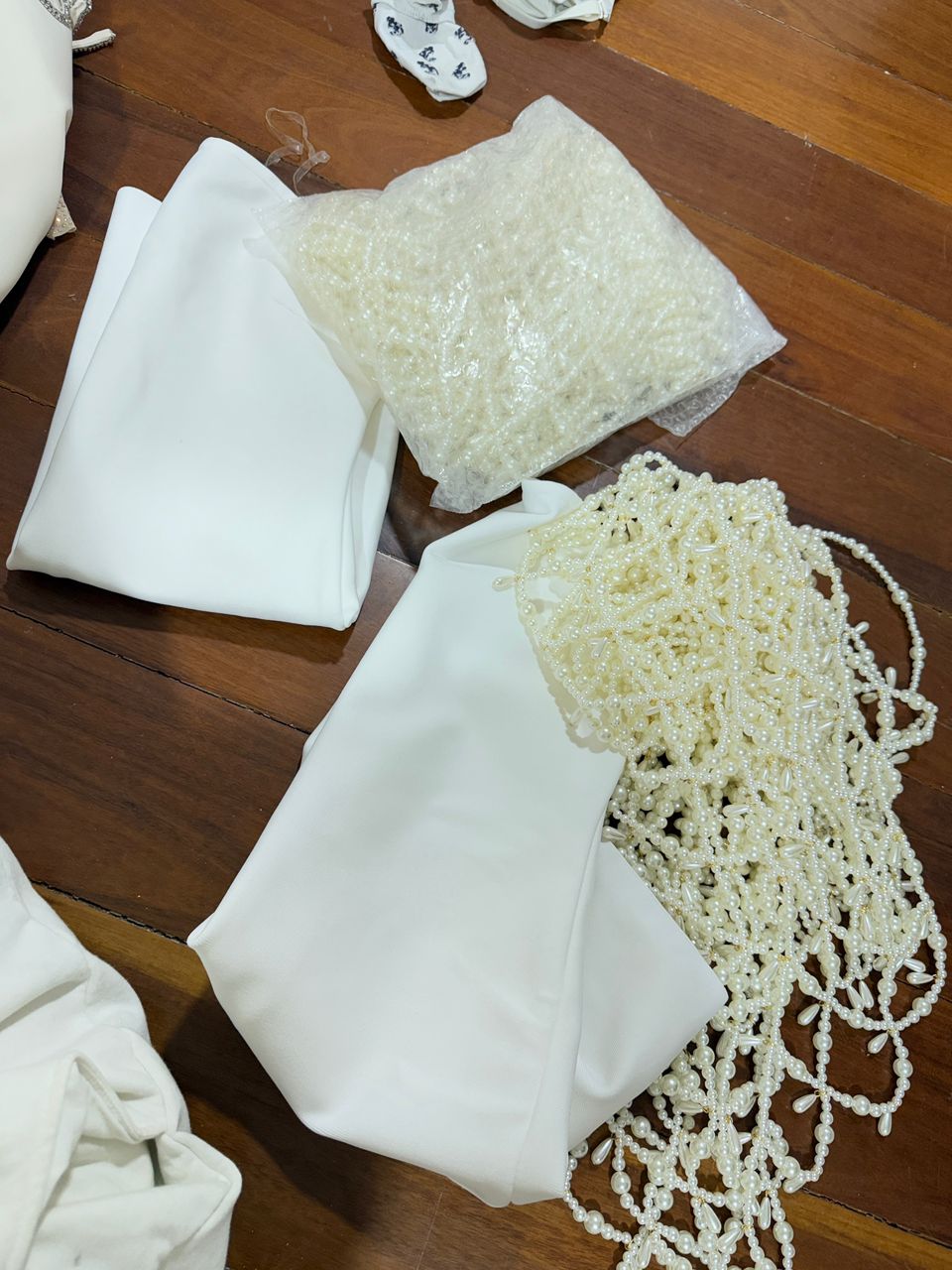 Vestido bandage blanco con perlas cb